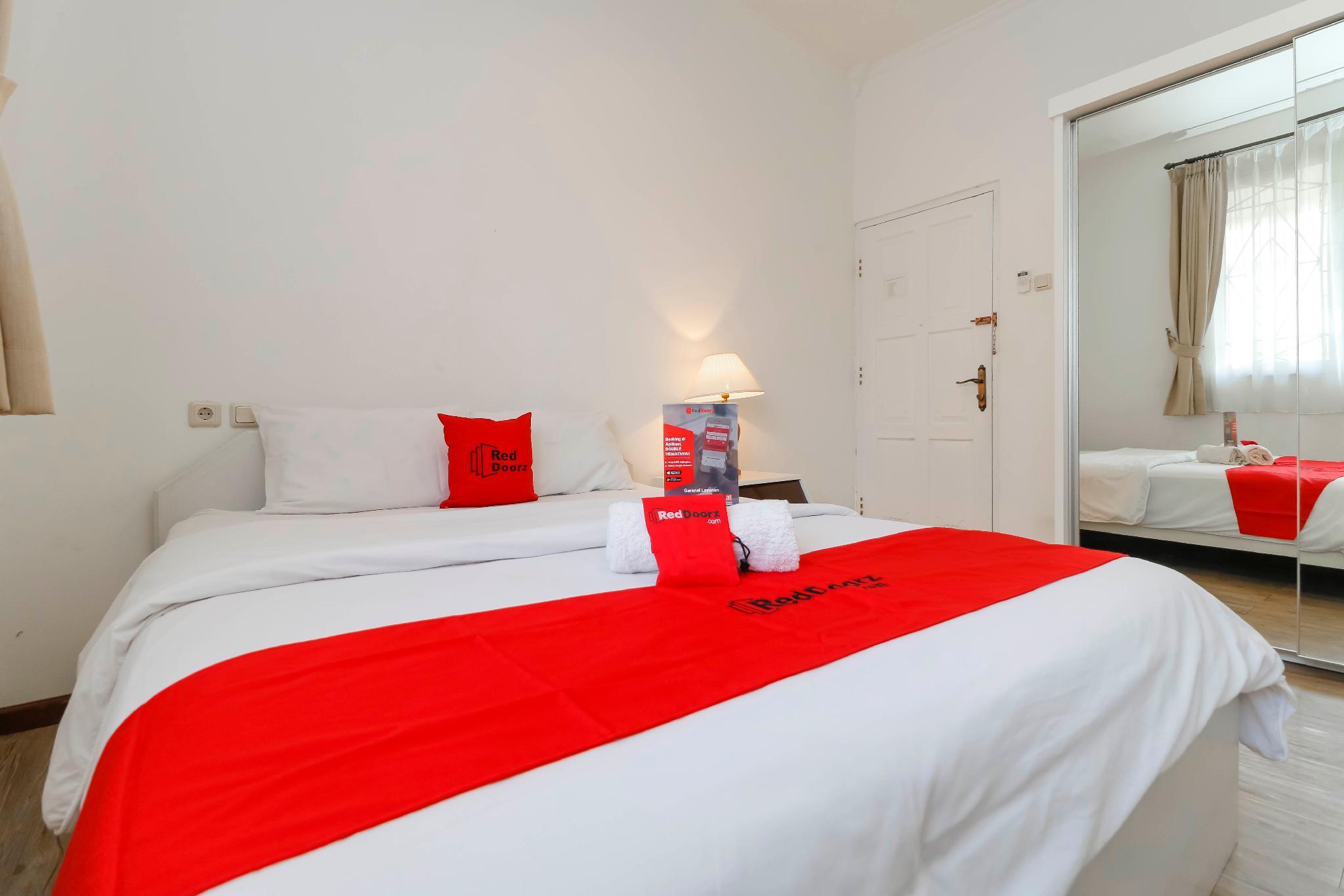 Reddoorz Plus @ Tendean Τζακάρτα Εξωτερικό φωτογραφία