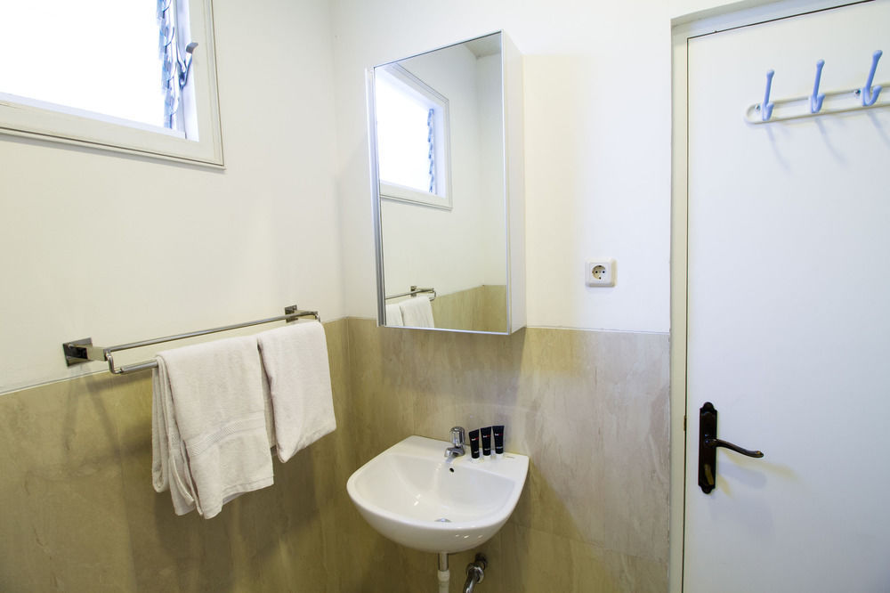 Reddoorz Plus @ Tendean Τζακάρτα Εξωτερικό φωτογραφία