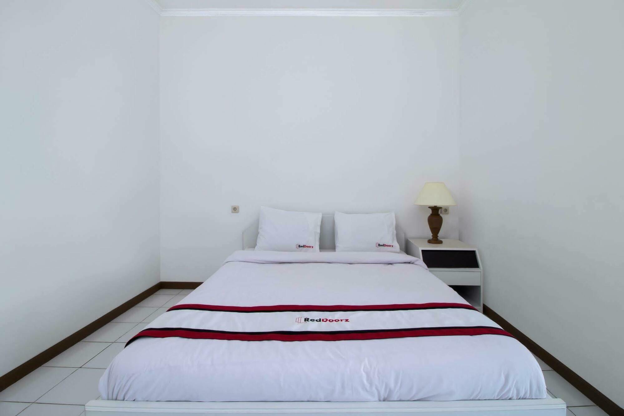 Reddoorz Plus @ Tendean Τζακάρτα Εξωτερικό φωτογραφία