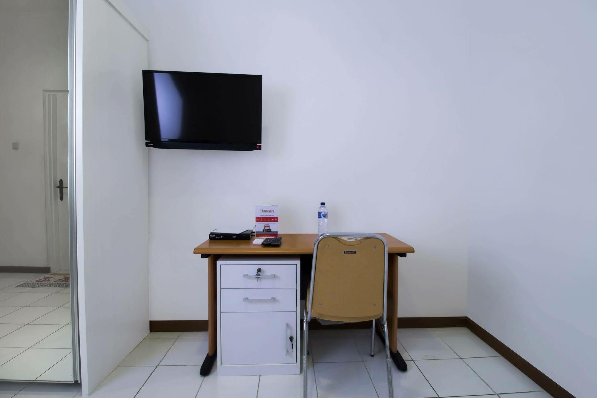 Reddoorz Plus @ Tendean Τζακάρτα Εξωτερικό φωτογραφία